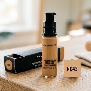 MAC Pro Longwear Concealer – NC42